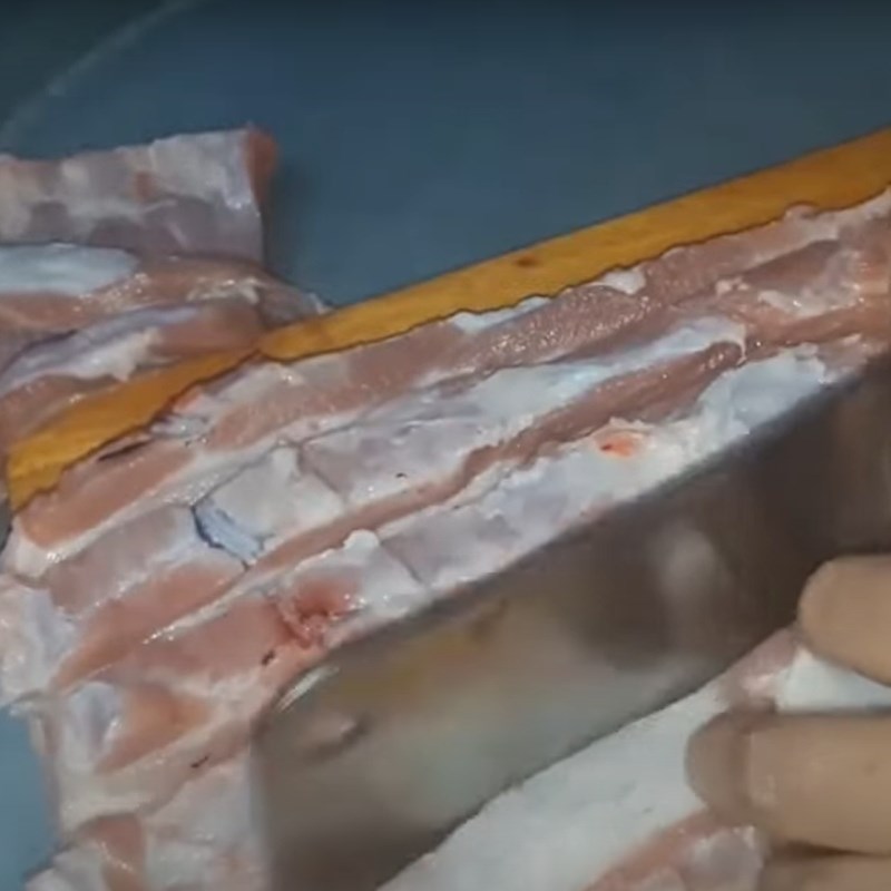 Bước 1 Sơ chế thịt lợn Giò mỡ (giò nây)