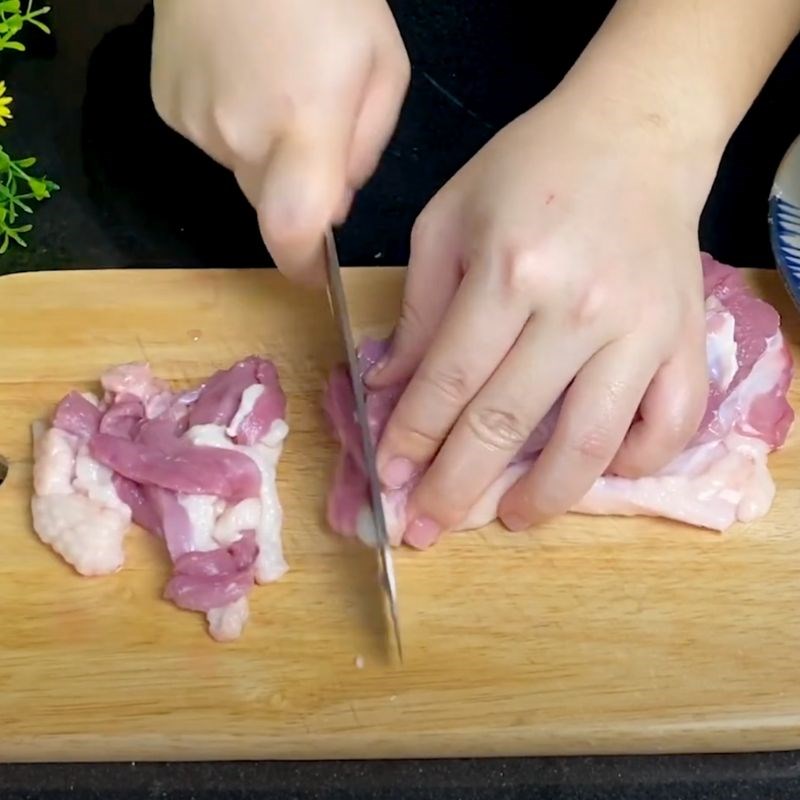 Bước 1 Sơ chế thịt vịt Bánh xèo vịt