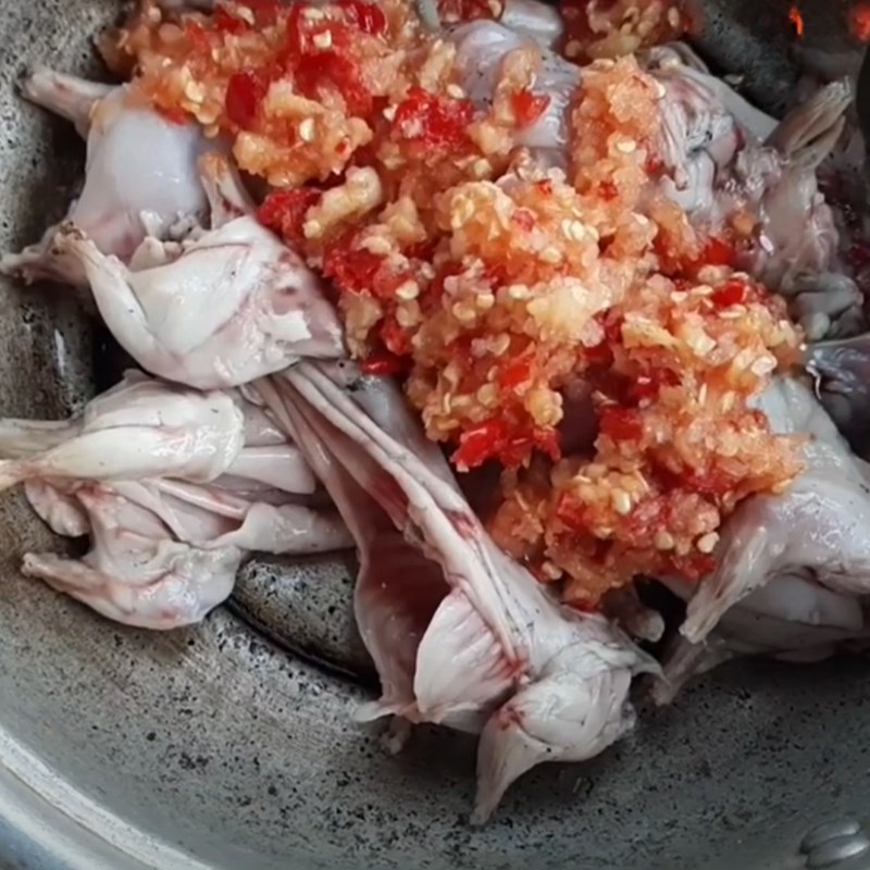 Bước 2 Ướp thịt chuột Chuột nướng muối ớt