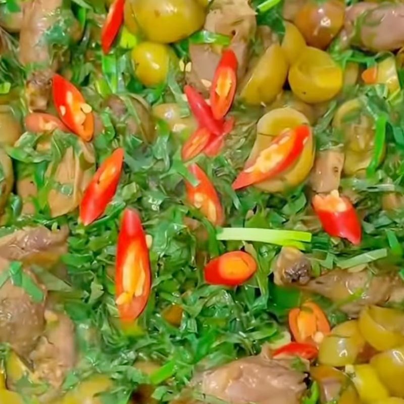 Bước 5 Xào chim câu với cà Chim câu xào cà