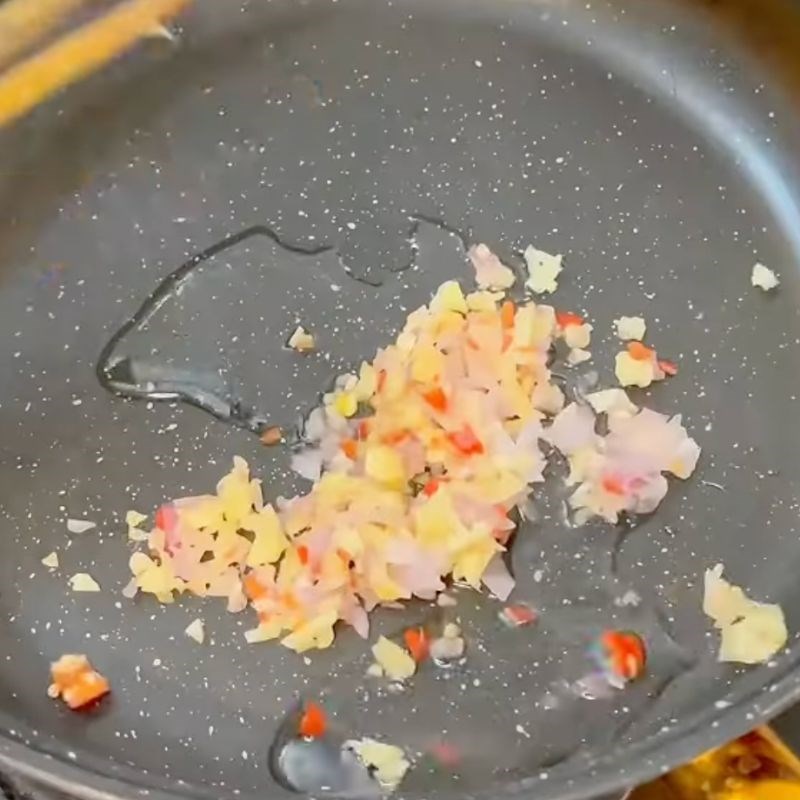 Bước 5 Xào chim câu với cà Chim câu xào cà