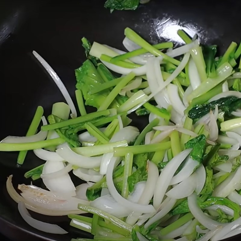 Bước 3 Xào rau Bún khô xào chay