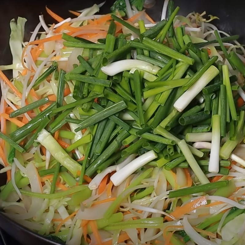Bước 3 Xào rau Bún khô xào chay