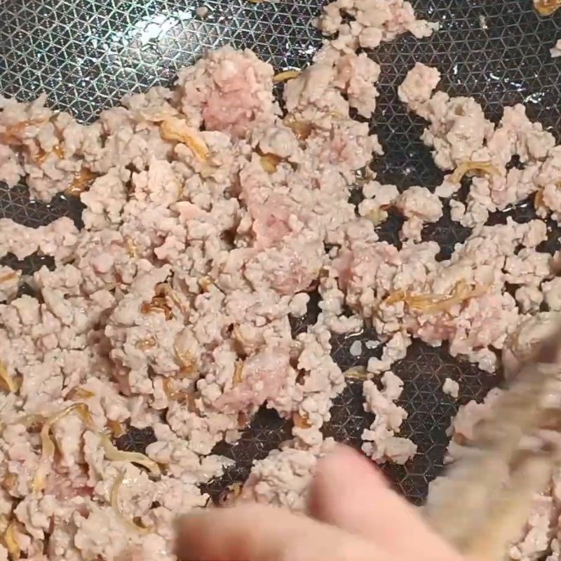 Bước 3 Xào thịt heo Bánh trứng kiến
