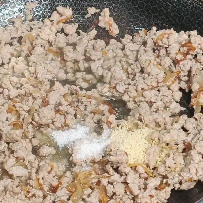 Bước 3 Xào thịt heo Bánh trứng kiến