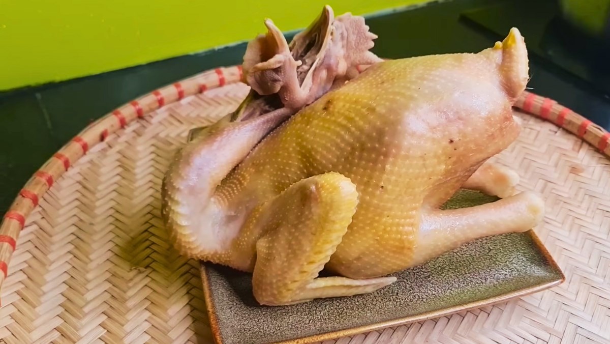 Gà cúng nguyên con