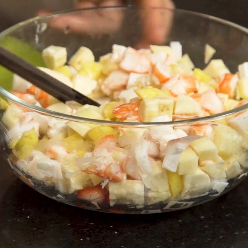 Bước 3 Trộn nhân Chả giò trái cây