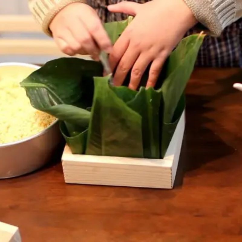 Bước 6 Gói bánh Bánh chưng gấc
