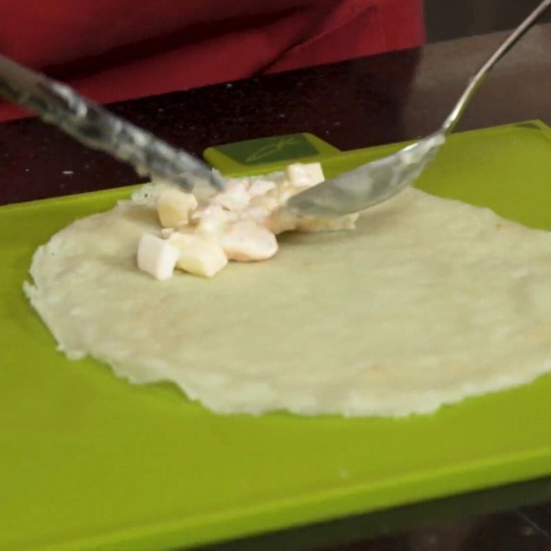 Bước 5 Cuốn chả giò Chả giò trái cây