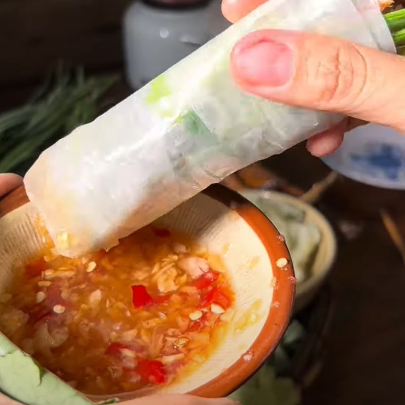 Bước 6 Thưởng thức Khoai mì quết cuốn bánh tráng