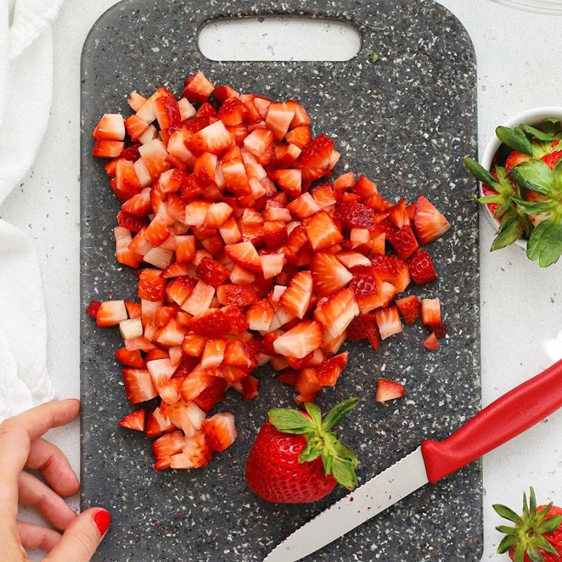 Bước 2 Sơ chế trái cây Chả giò trái cây