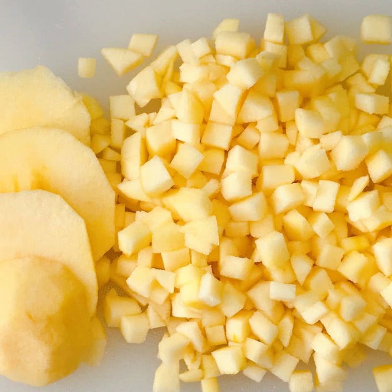 Bước 2 Sơ chế trái cây Chả giò trái cây