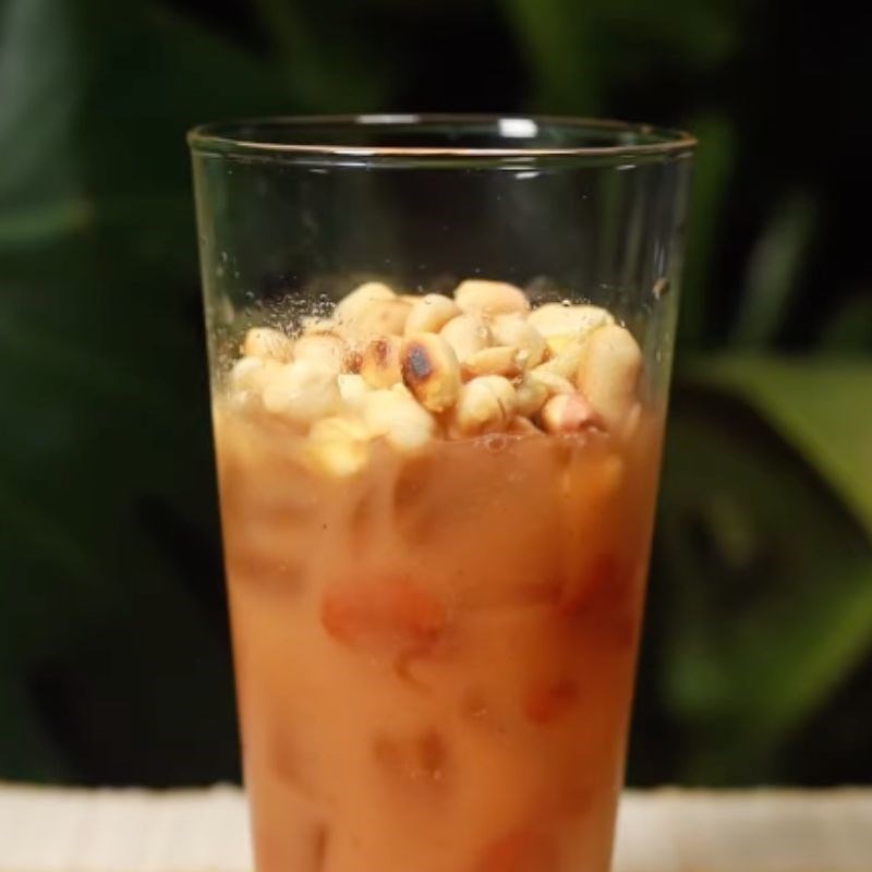 Bước 3 Cho đậu phộng vào Đá me đậu phộng