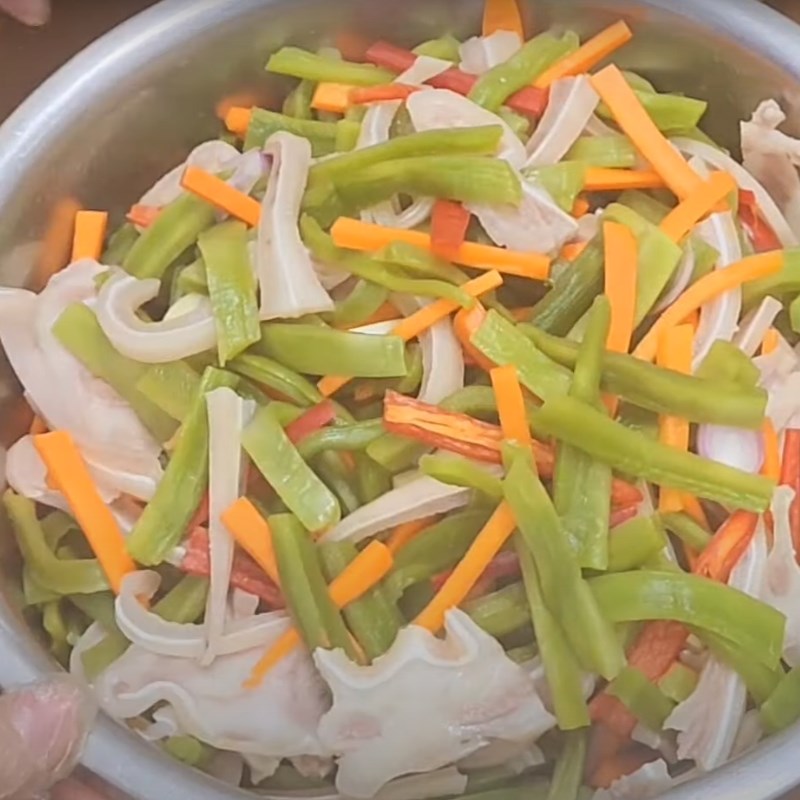 Bước 6 Làm tai heo ngâm rau tiến vua Tai heo ngâm rau tiến vua