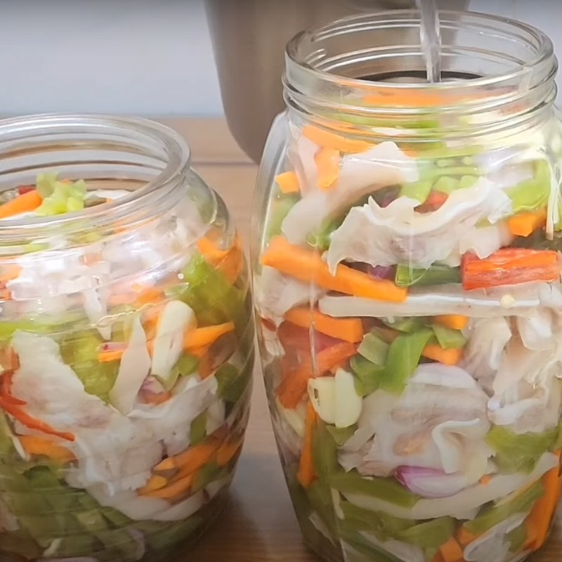 Bước 6 Làm tai heo ngâm rau tiến vua Tai heo ngâm rau tiến vua