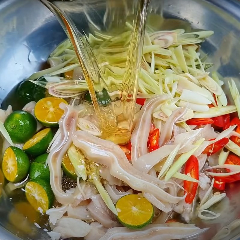 Bước 5 Làm tai heo ngâm sả tắc Tai heo ngâm sả tắc