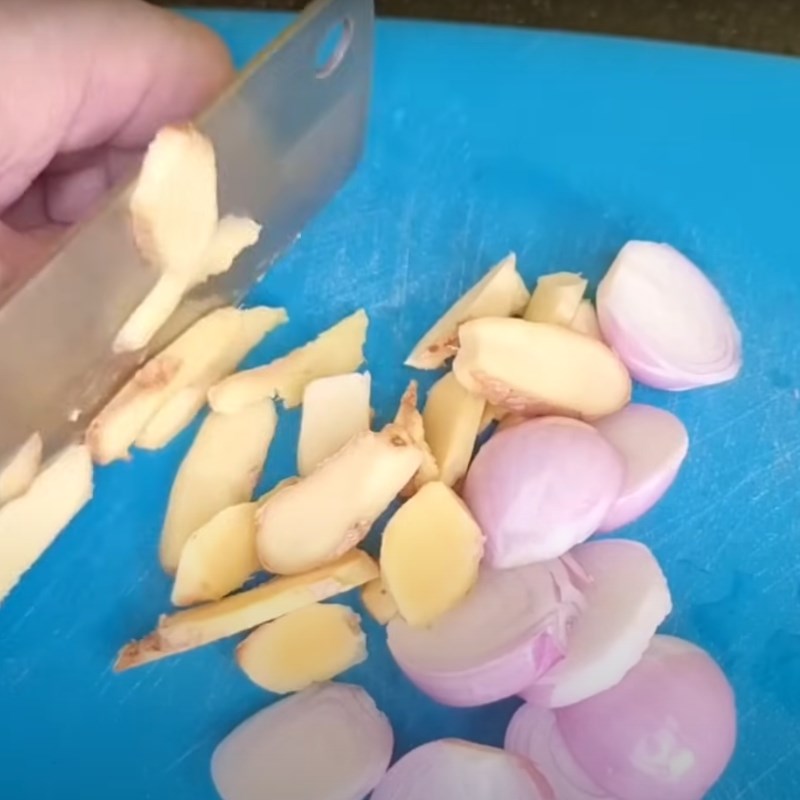 Bước 2 Luộc gà Gà cúng nguyên con