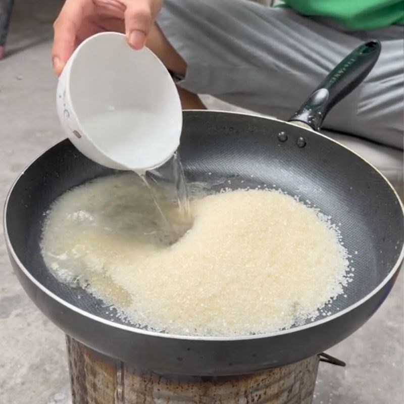 Bước 1 Nấu nước đường lần 1 Kẹo cau