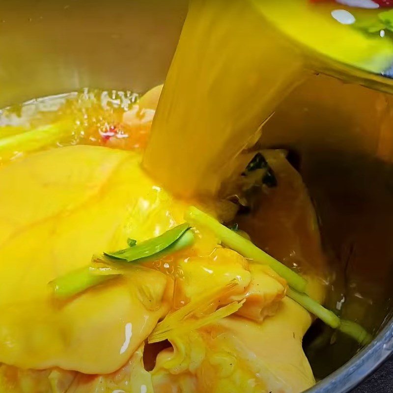 Bước 3 Nấu tai heo Tai heo ủ muối