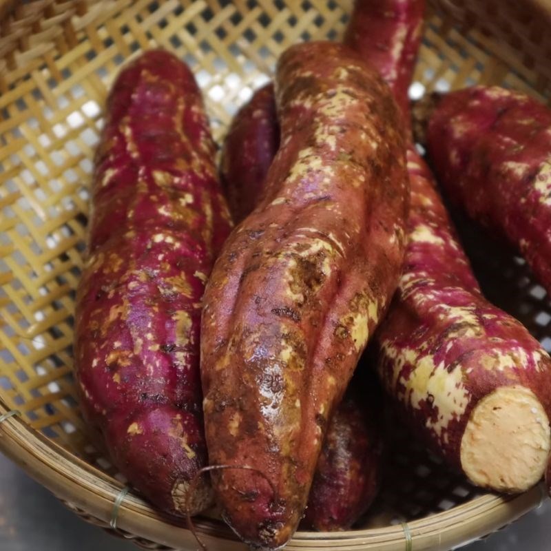 Bước 2 Rửa và gọt vỏ khoai Khoai deo Quảng Bình