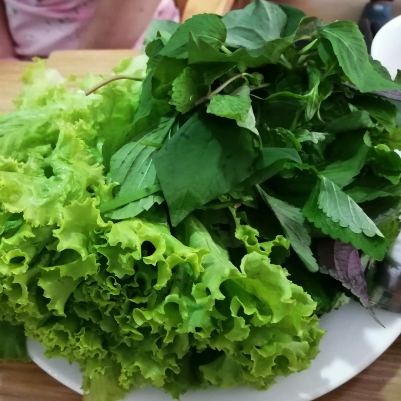 Bước 2 Sơ chế các nguyên liệu khác Khoai mì quết cuốn bánh tráng