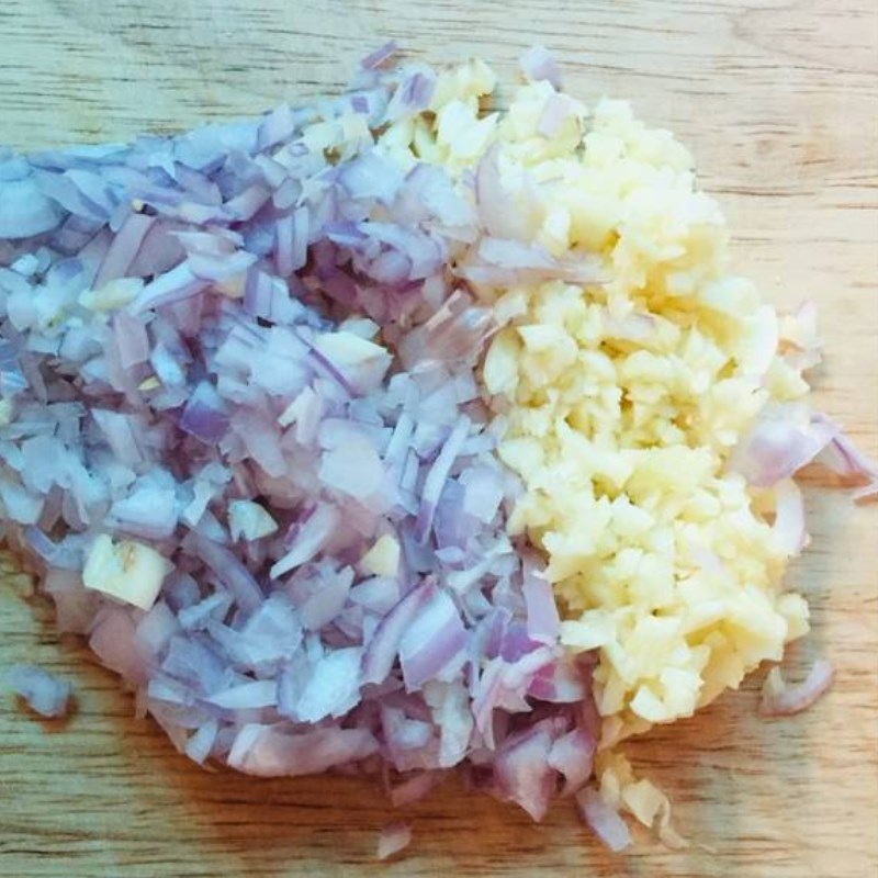 Bước 2 Sơ chế các nguyên liệu khác Chả lạnh