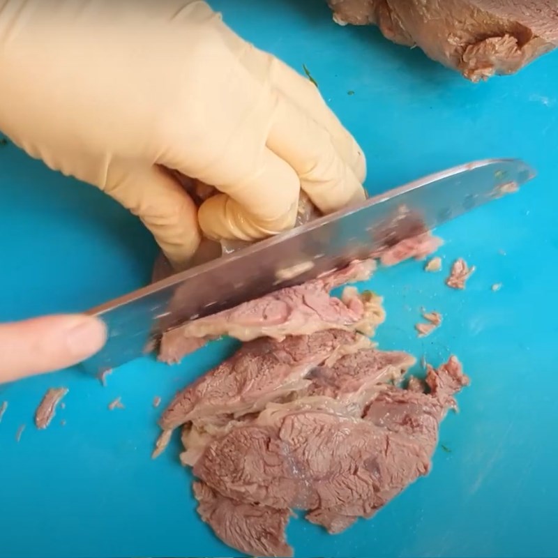 Bước 4 Sơ chế thịt bắp bò Phở bò Hà Nội