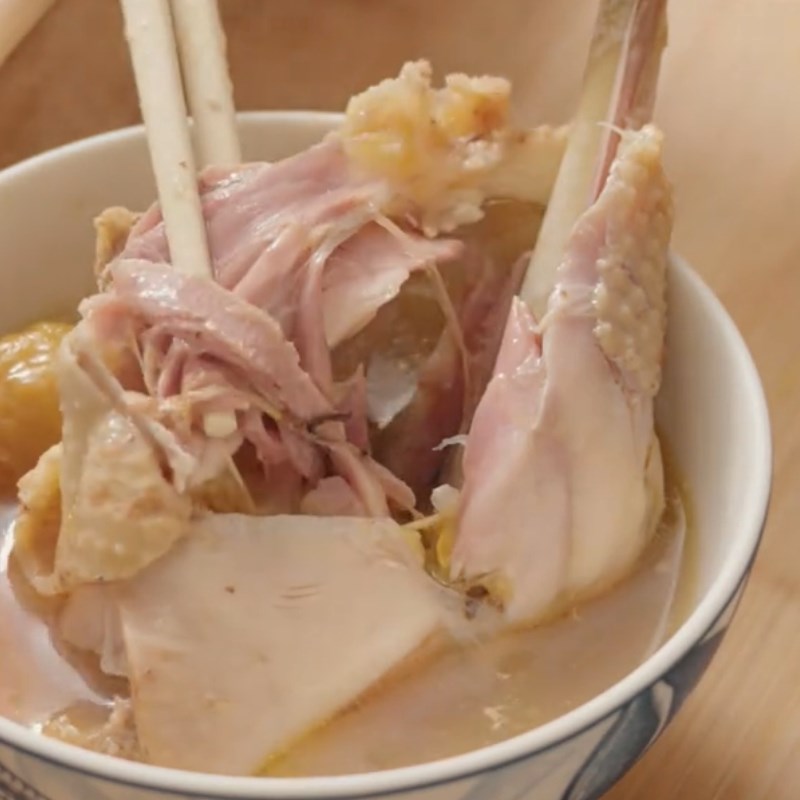 Bước 4 Thành phẩm Gà hầm hạt dẻ