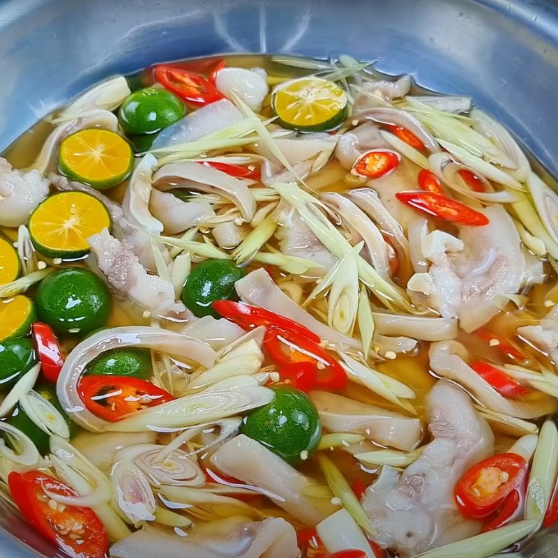 Bước 6 Thưởng thức Tai heo ngâm sả tắc
