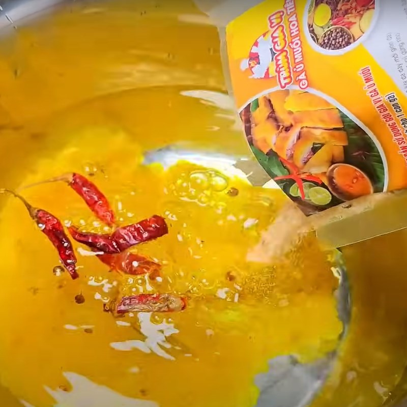 Bước 2 Ướp tai heo Tai heo ủ muối