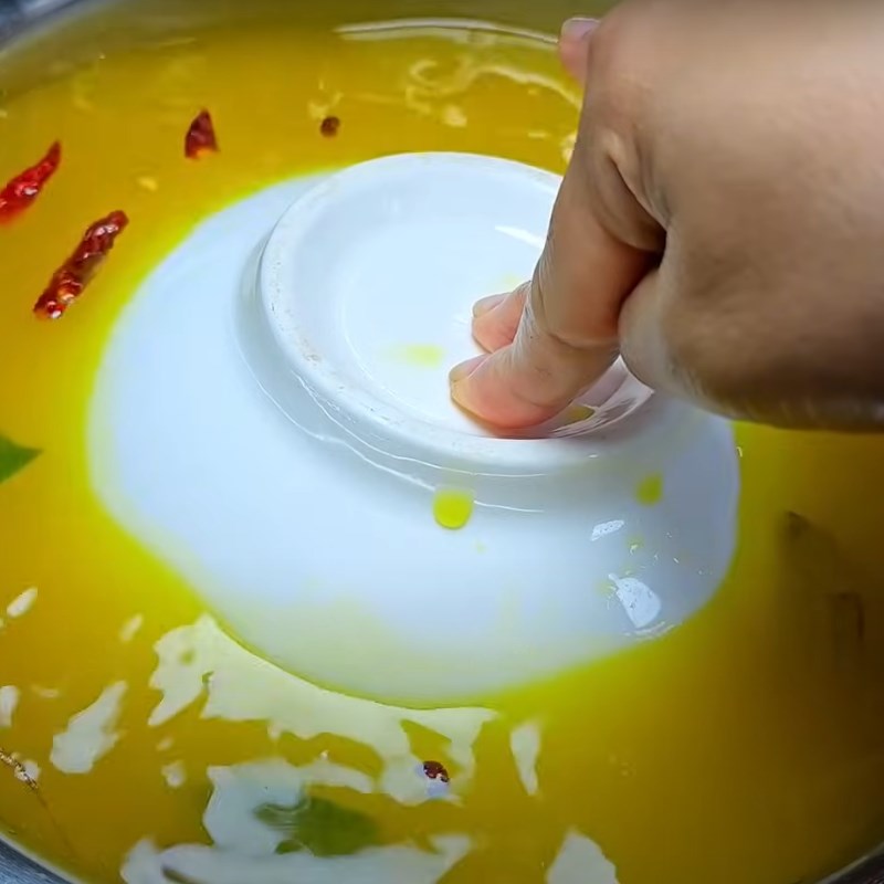 Bước 2 Ướp tai heo Tai heo ủ muối