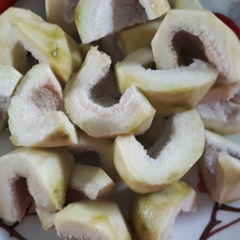 Bước 2 Vắt vả Vả trộn tôm thịt