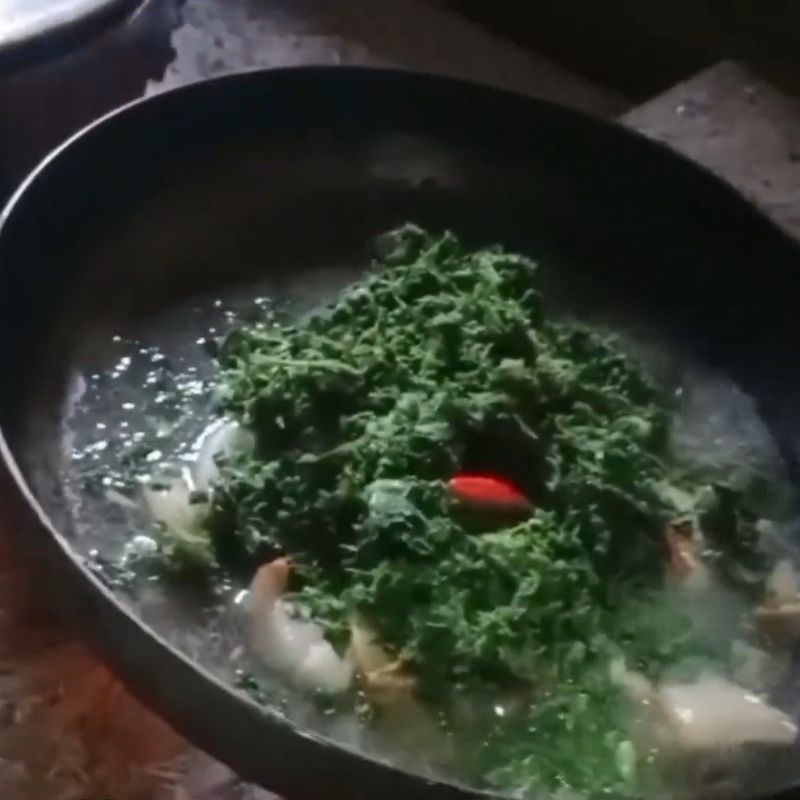 Bước 3 Xào lá mì Lá mì xào