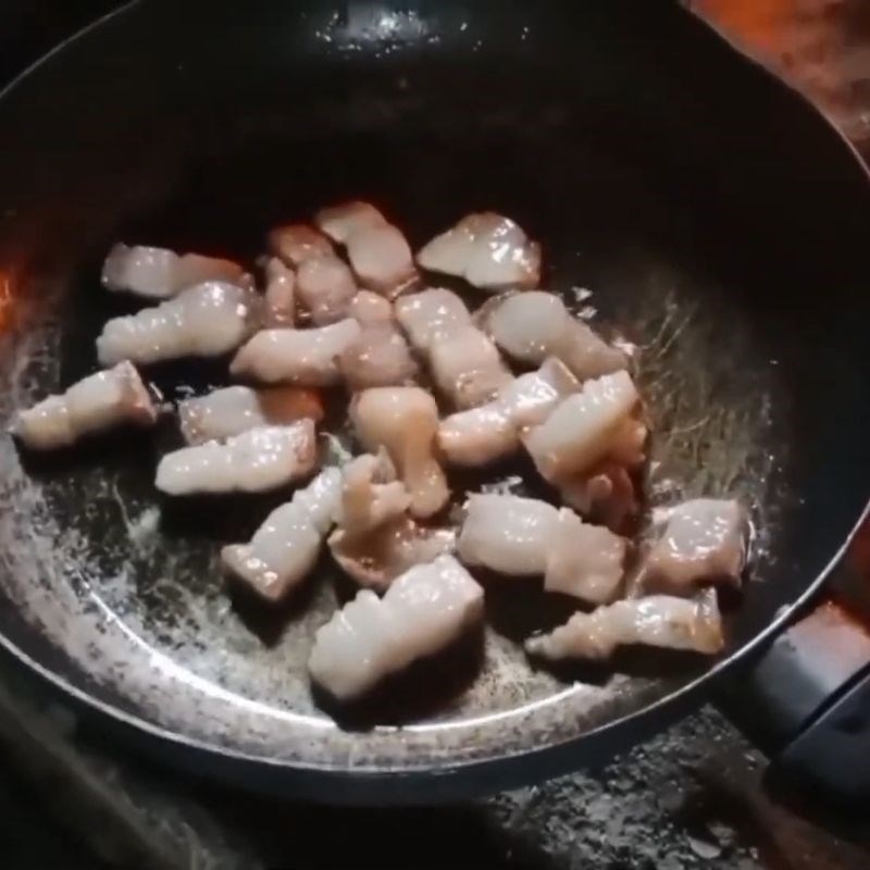Bước 2 Xào hoa đu đủ Lá mì xào
