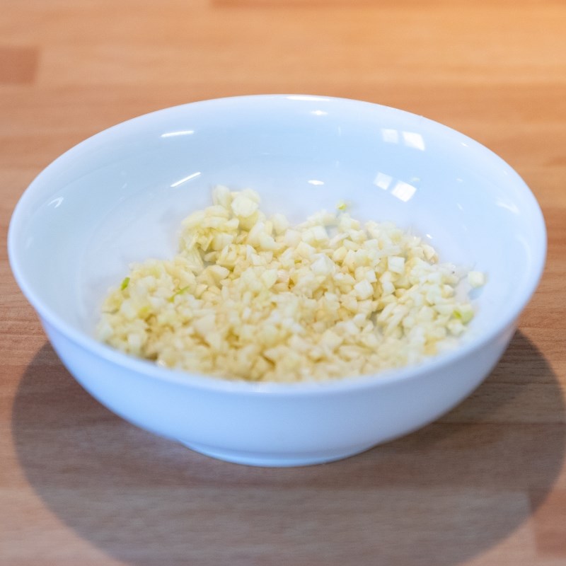 Bước 1 Ướp giò heo Giò heo giả cầy miền Tây