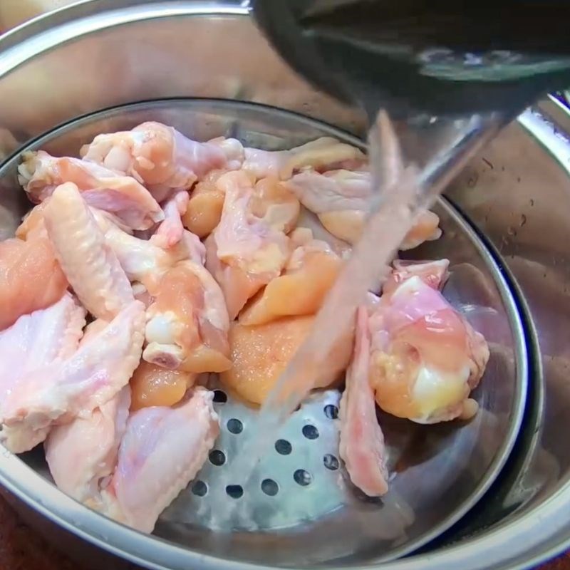 Bước 3 Sơ chế cánh gà Cánh gà rang muối