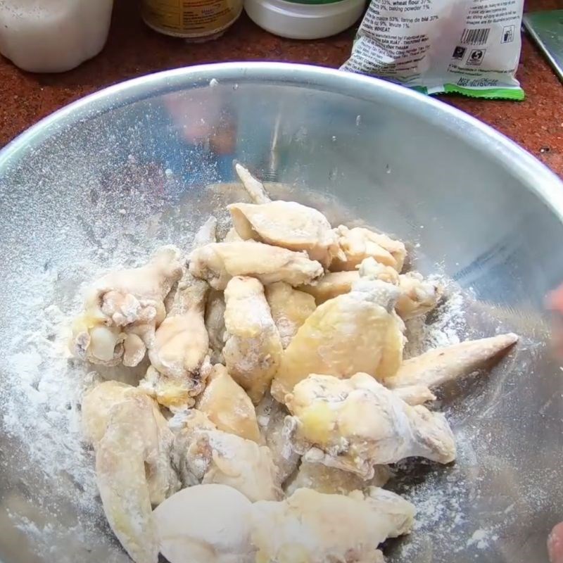 Bước 3 Sơ chế cánh gà Cánh gà rang muối