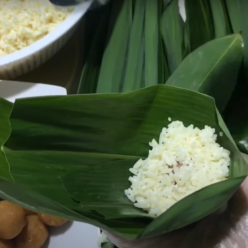 Bước 3 Gói bánh ú Bánh ú lá tre