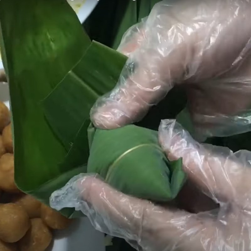 Bước 3 Gói bánh ú Bánh ú lá tre