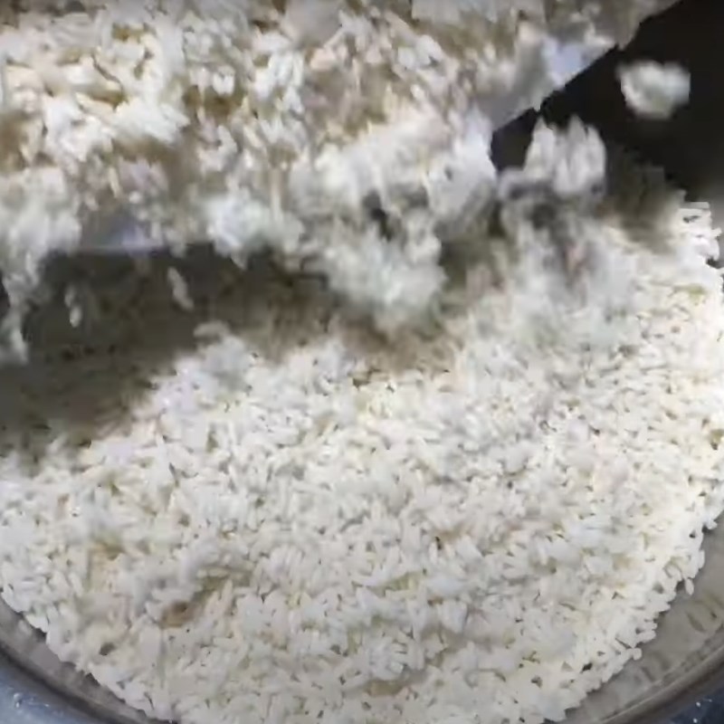 Bước 1 Ngâm gạo nếp Bánh ú lá tre