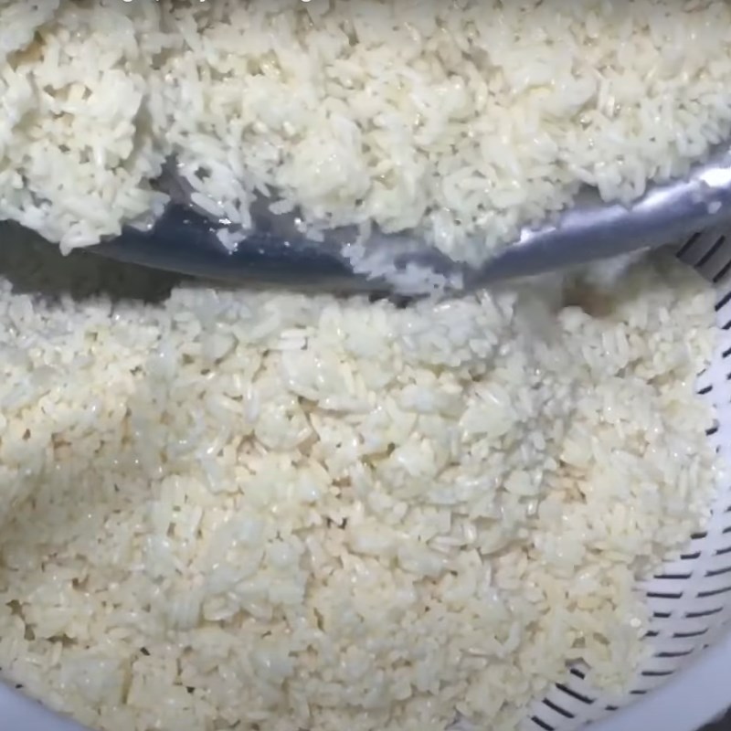 Bước 1 Ngâm gạo nếp Bánh ú lá tre