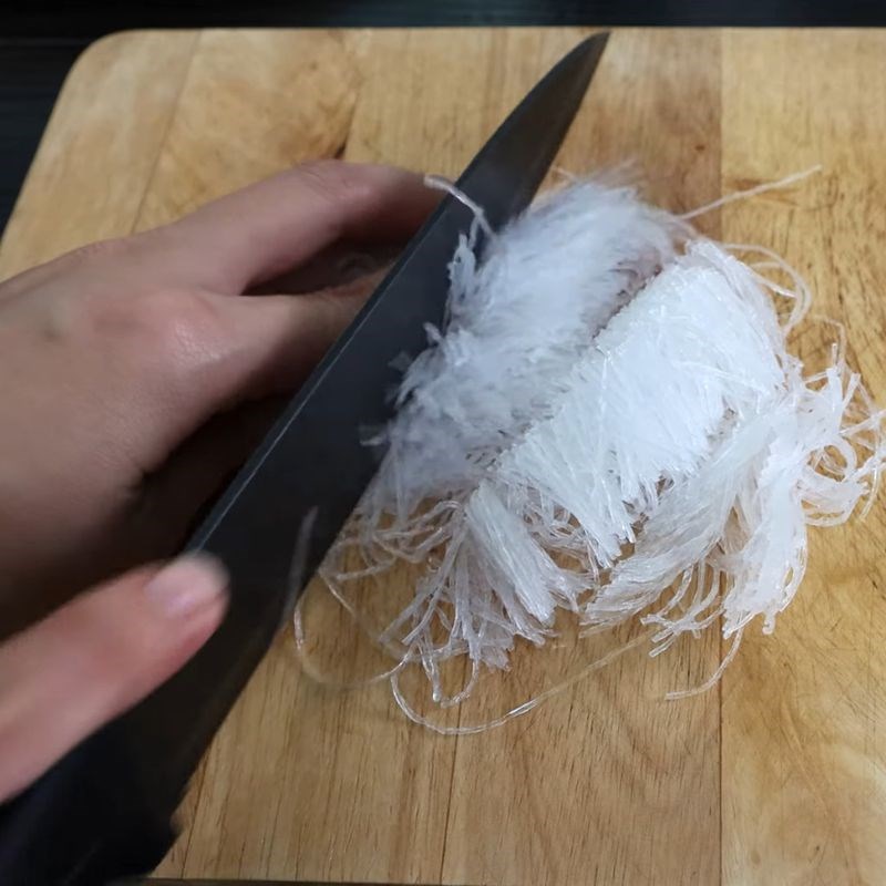 Bước 4 Cắt miến Bánh mì miến