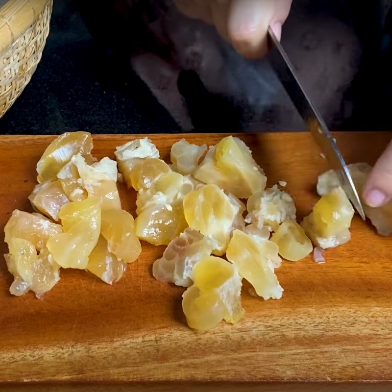 Bước 3 Cắt nhỏ nguyên liệu Gân bò ngâm rau tiến vua