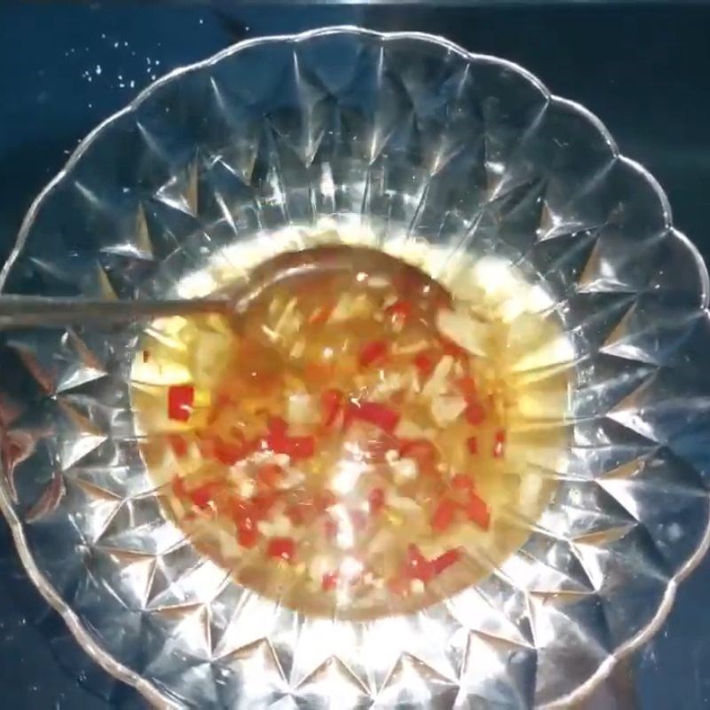 Bước 5 Chuẩn bị nước chấm Cá lồi xối mỡ