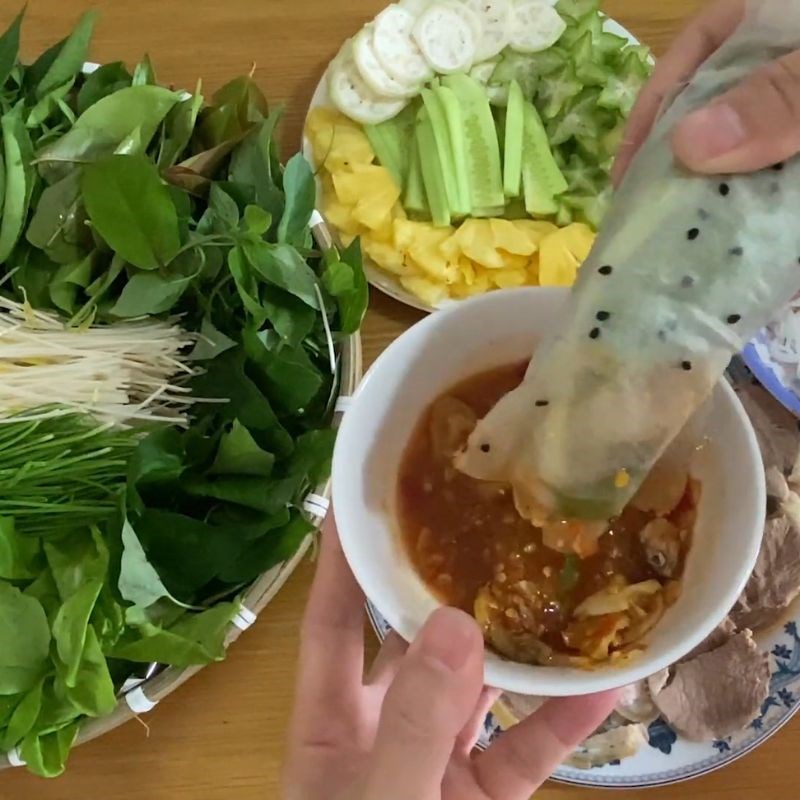 Bước 5 Cuốn bánh tráng Bê cuốn bánh tráng