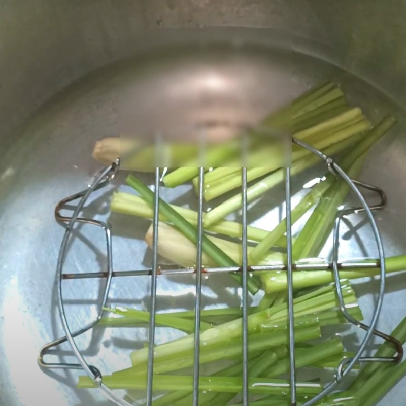 Bước 3 Hấp má heo Má heo hấp hành