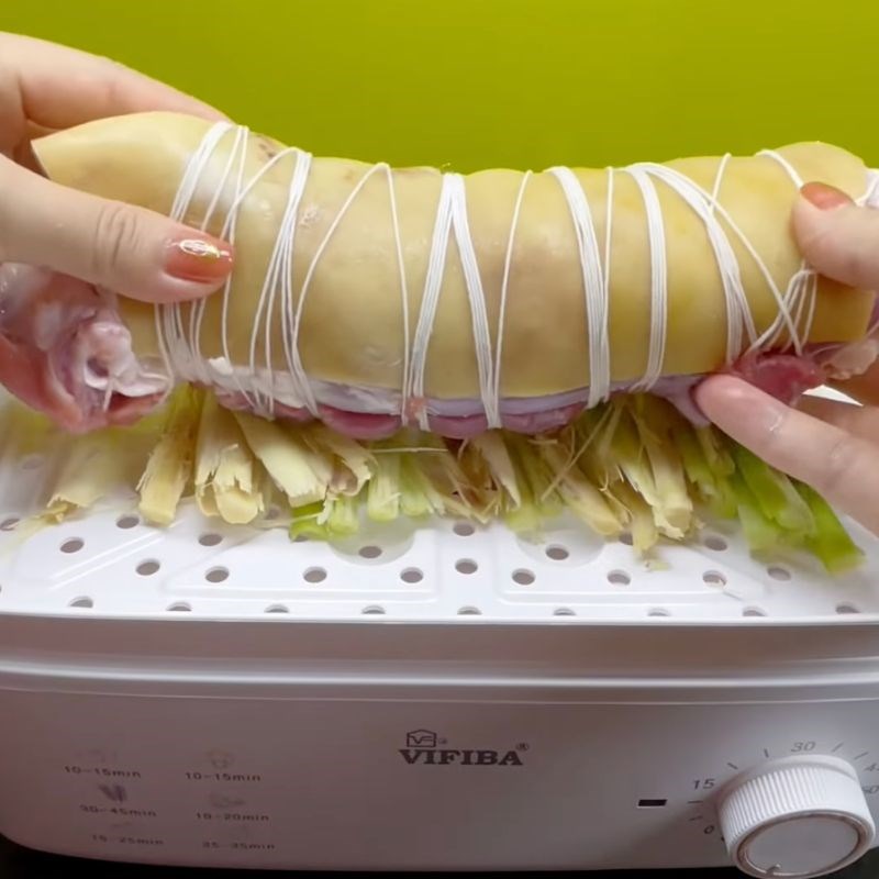 Bước 1 Hấp thịt bê Bê cuốn bánh tráng