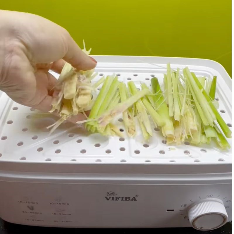 Bước 1 Hấp thịt bê Bê cuốn bánh tráng