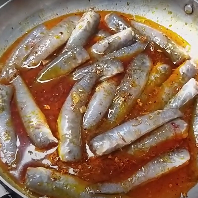 Bước 3 Kho cá bống Cháo gạo đỏ