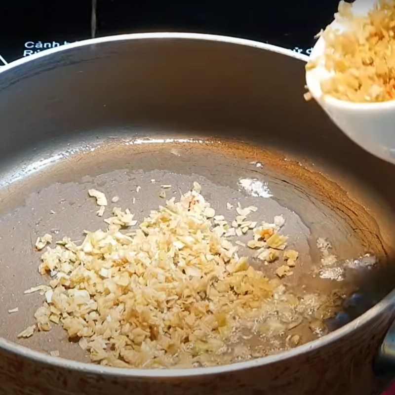 Bước 3 Kho nấm Nấm đùi gà kho sả